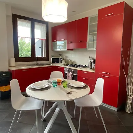 Lägenhet 10 Min Da Maranello Accogliente La Petite Maison Di Elisa Ca di Sola